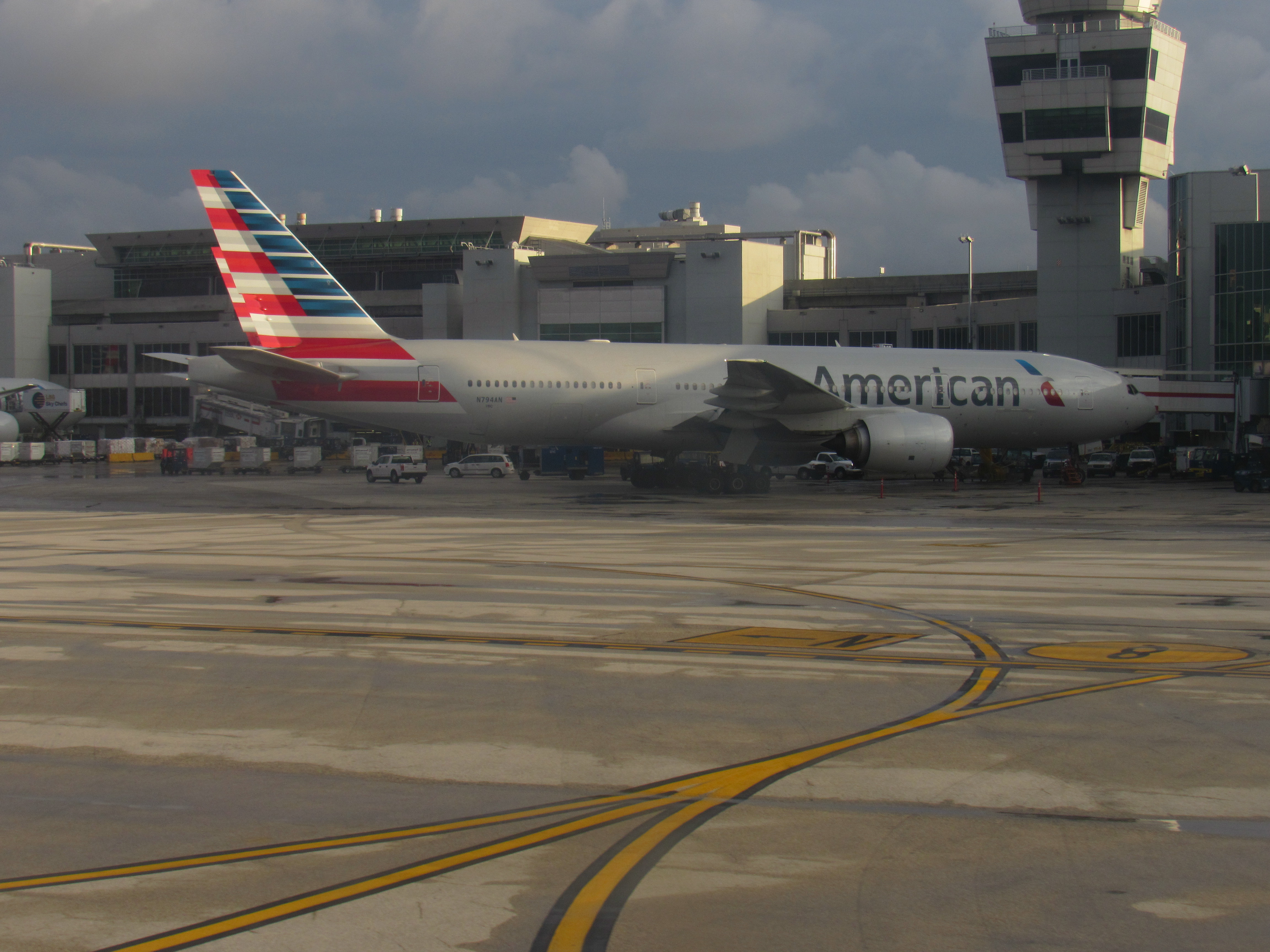 American Airlines 777 at MIA