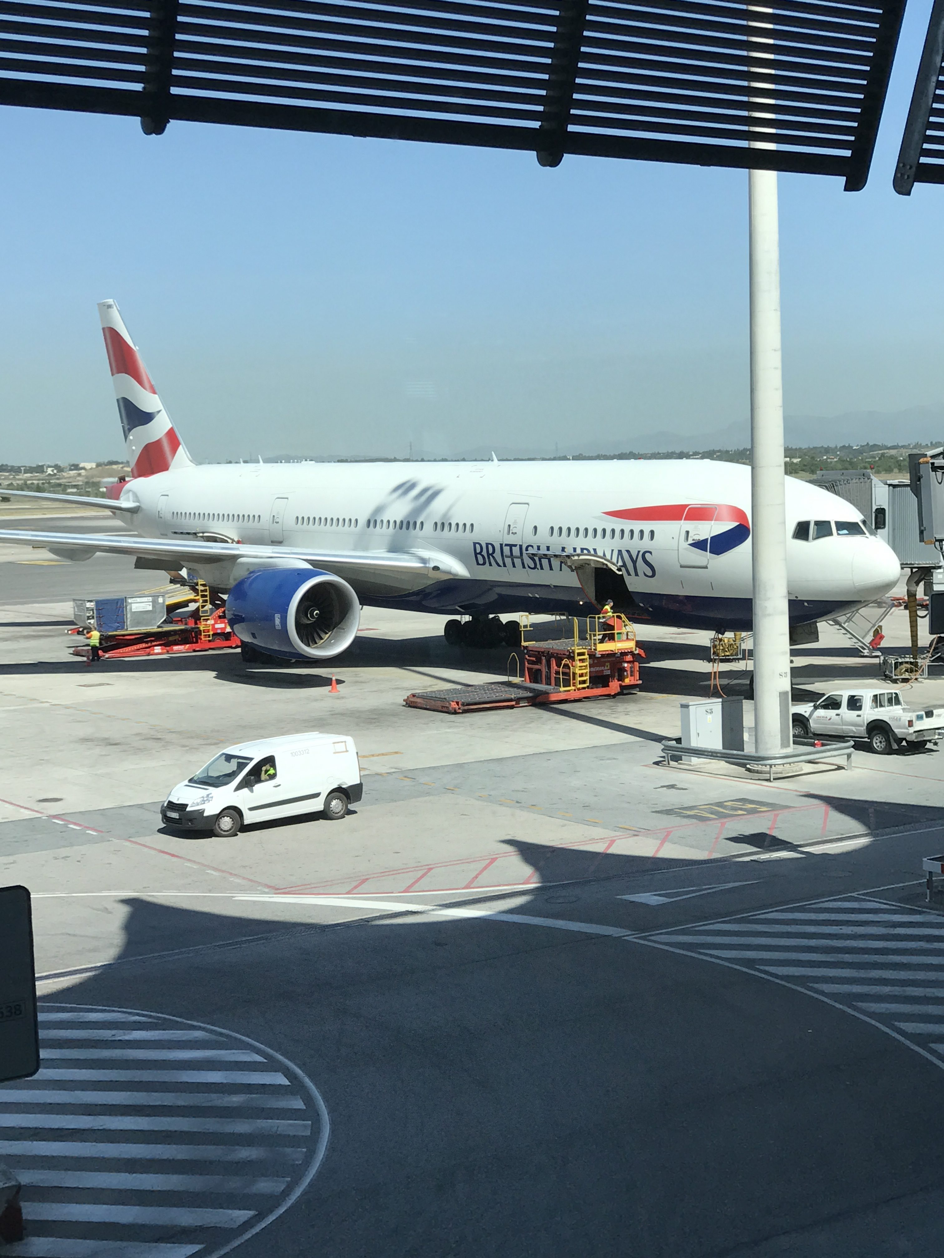 British Airways 777-200 at Madrid