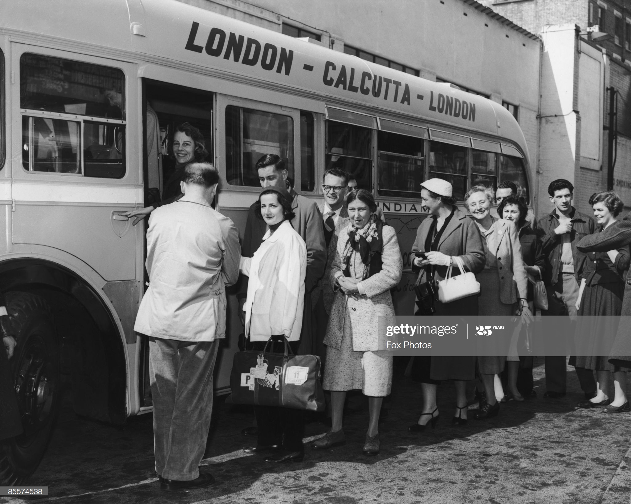 world-s-longest-bus-route-20-300-miles-from-london-england-to