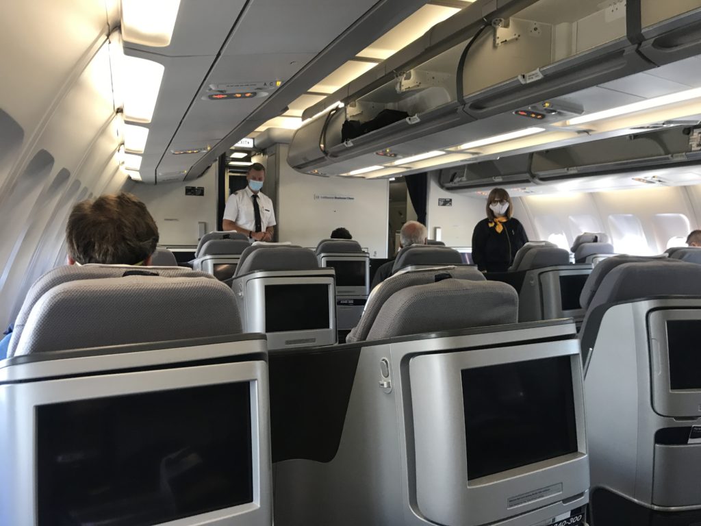 Lufthansa A340 business class cabin