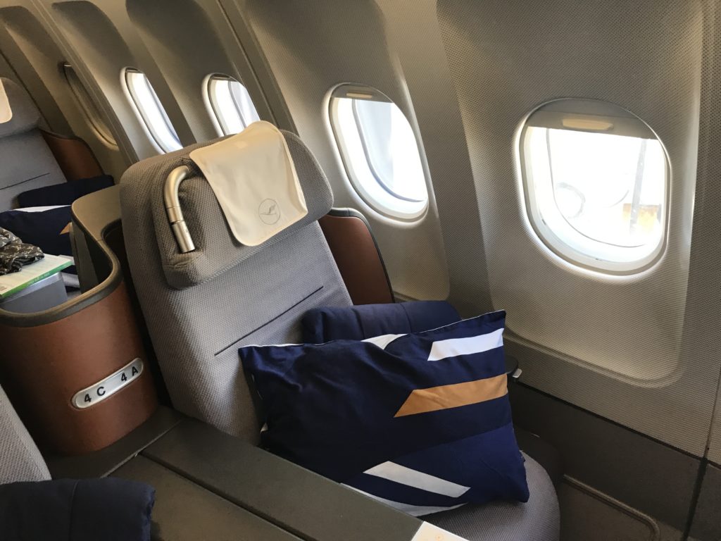 Lufthansa A340 business class seat