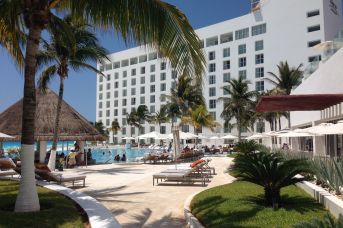 Cancun’s No. 1: All-inclusive LeBlanc