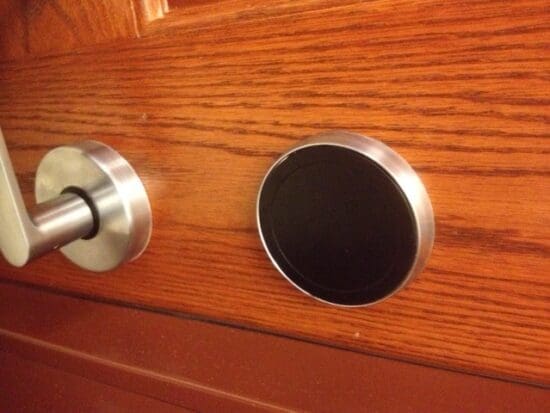 a door knob and a doorknob