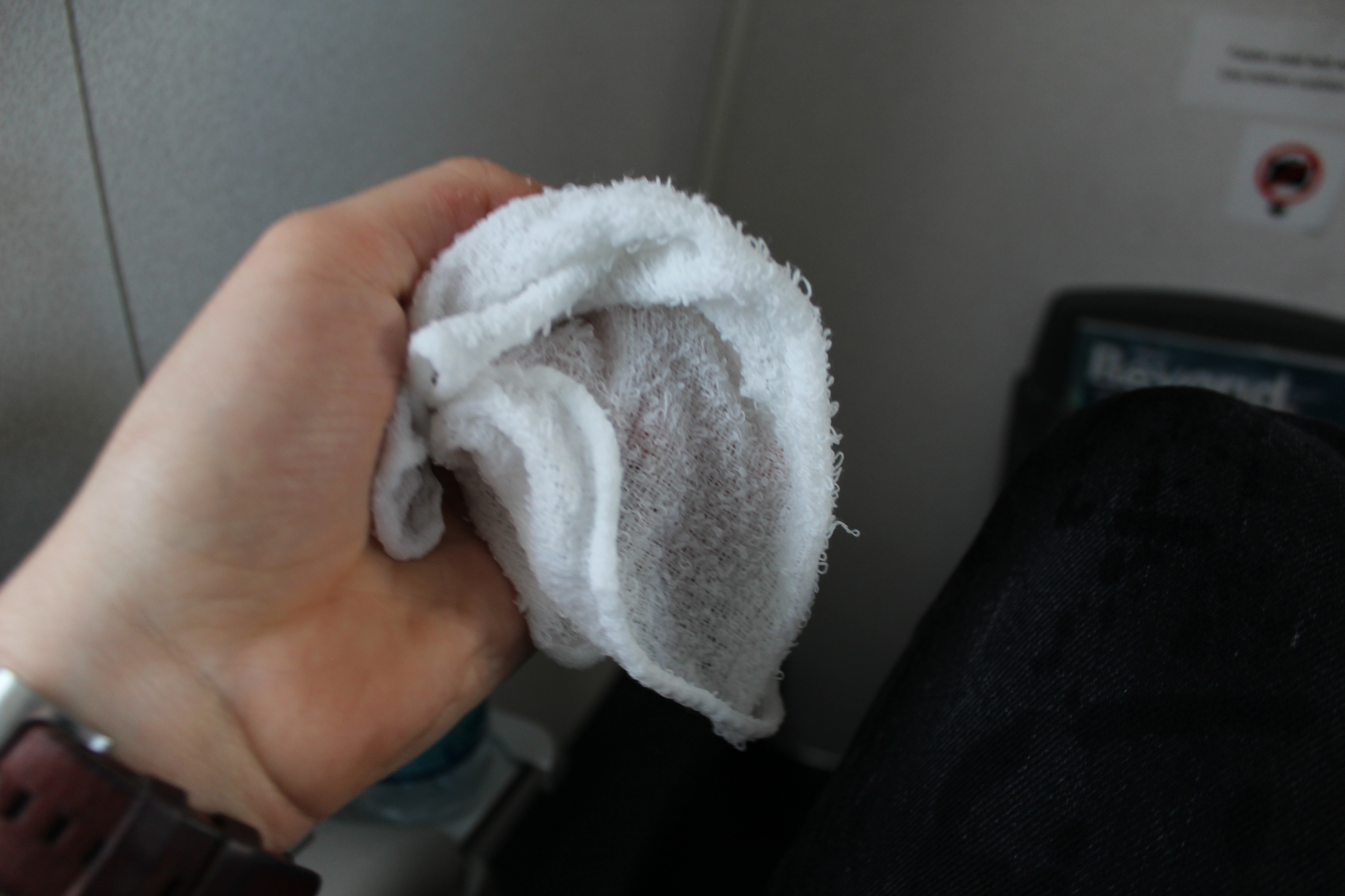 Alaska Airlines E175 Hot Towel