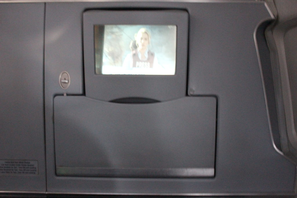 AA 757 Business Class IFE