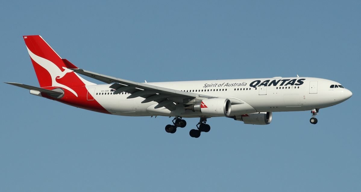 Review: Qantas Domestic Lie-Flat A330 Business Suite