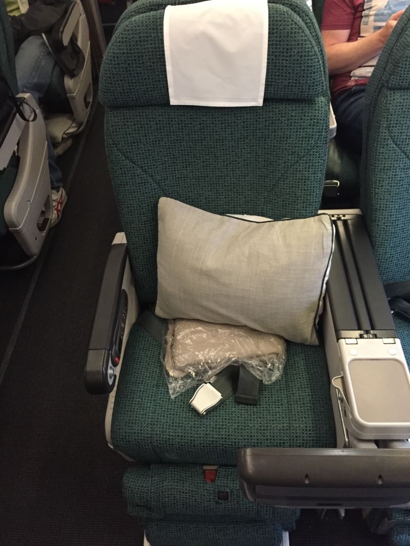 bassinet seat cathay pacific