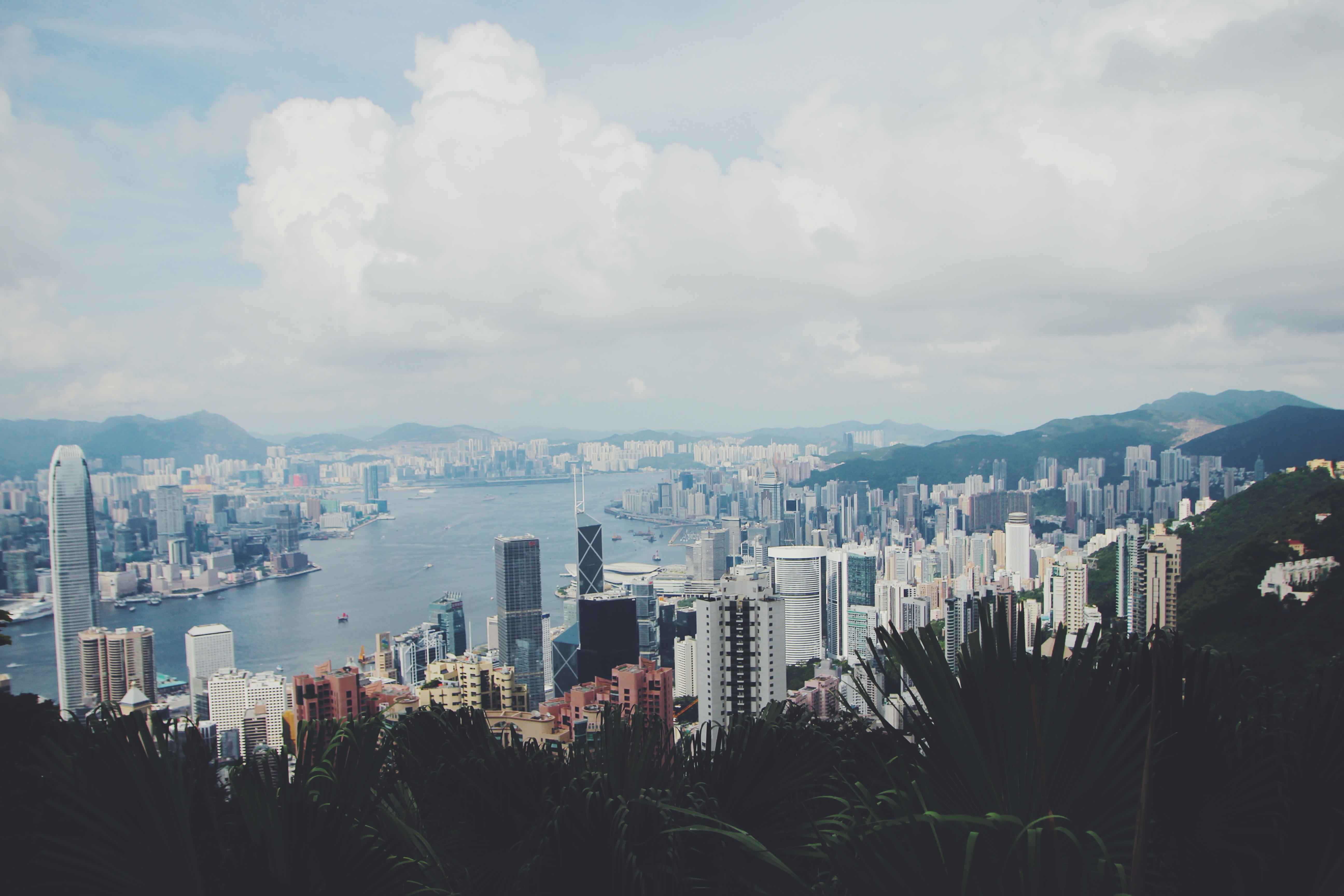 Victoria Peak with water in the background