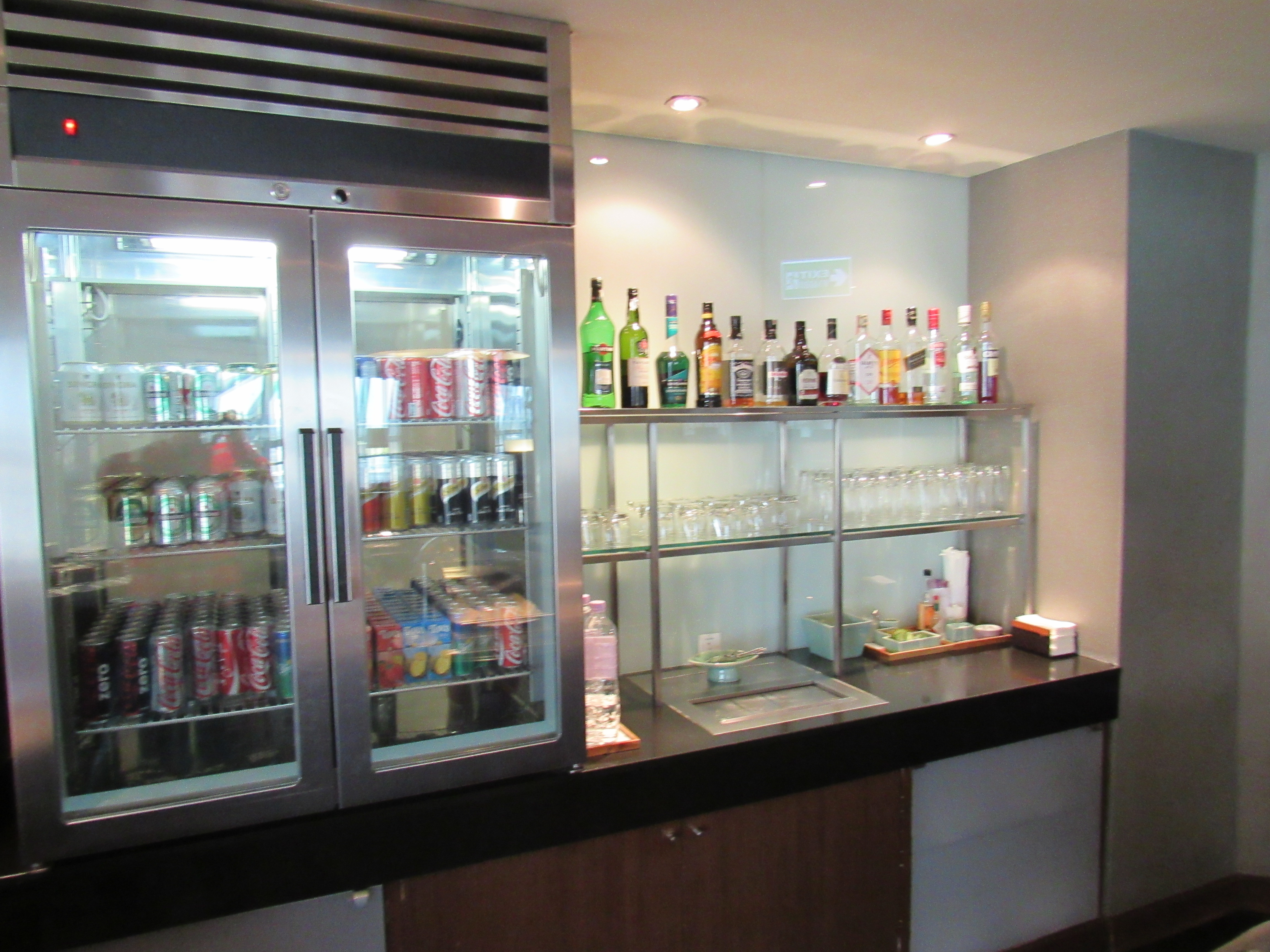 Thai Airways Royal Silk Lounge BKK Self-Serve Bar