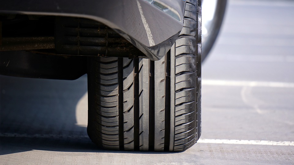 PSA: Check Your Car Tire Pressure before Winter