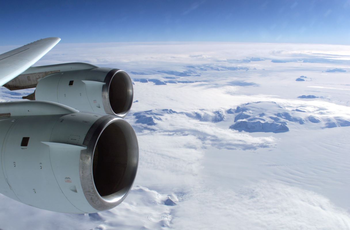 a jet engine above the snow