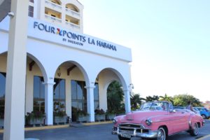 4 Points La Habana & 50s Car - AYP