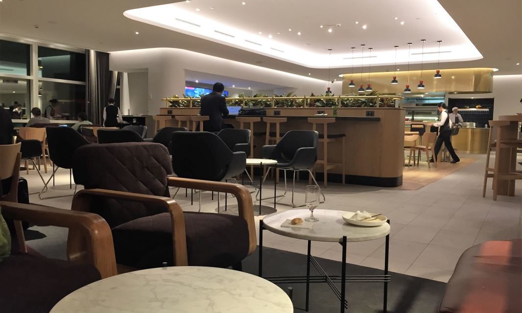 How Amazing is the New Qantas Domestic Business Lounge in Brisbane?