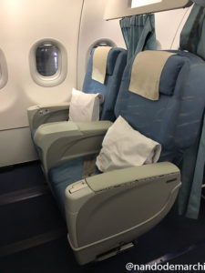 Old Recliner Business Class Philippine Airlines (TravelCodex)