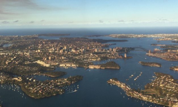 Awesome Video of a Scenic Landing in Sydney on Qantas