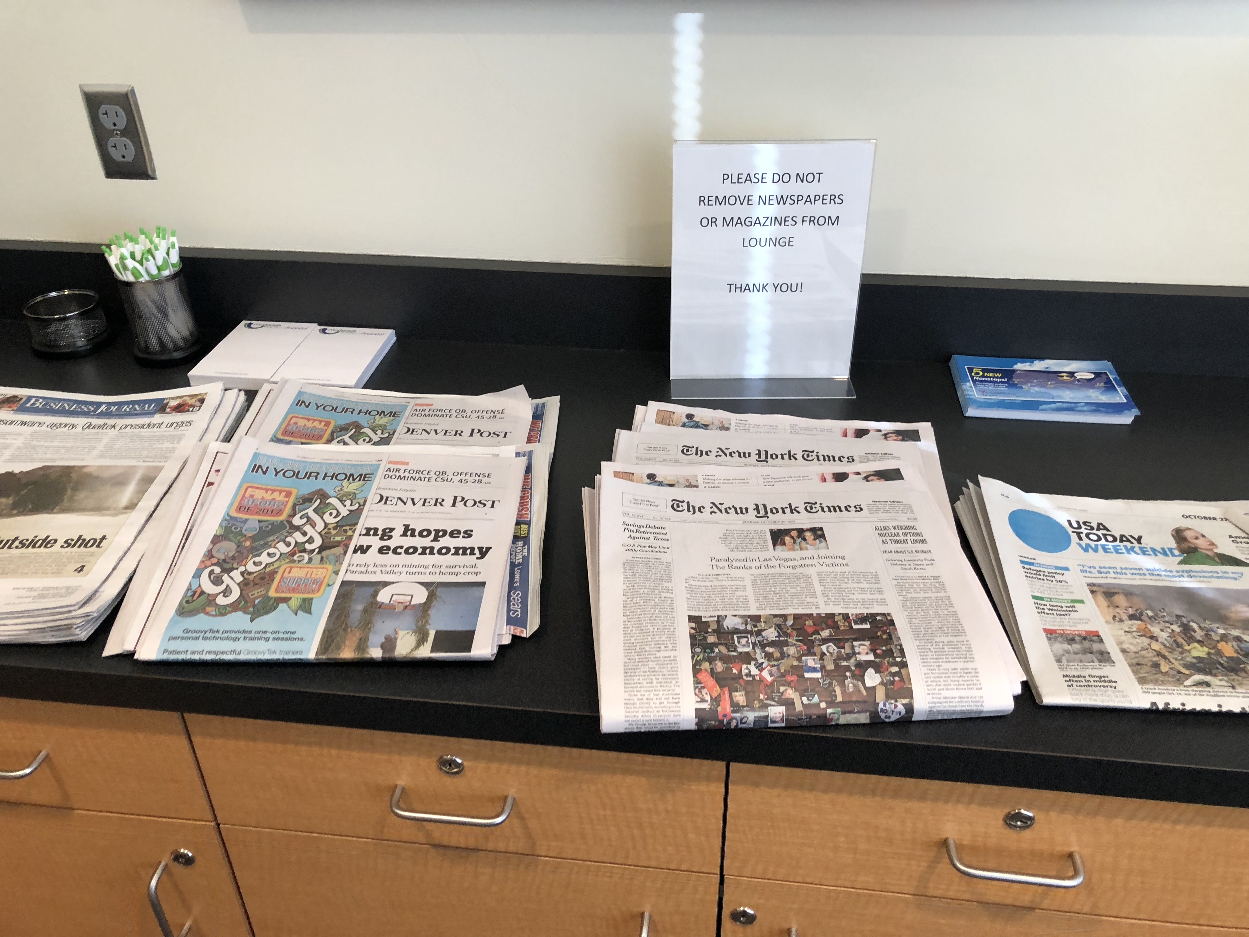 Colorado Springs Priority Pass Lounge Newspapers