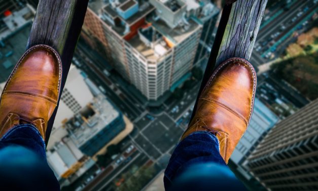 Would You Be Freaked Out By a Glass Walkway That Cracks Under Your Weight?