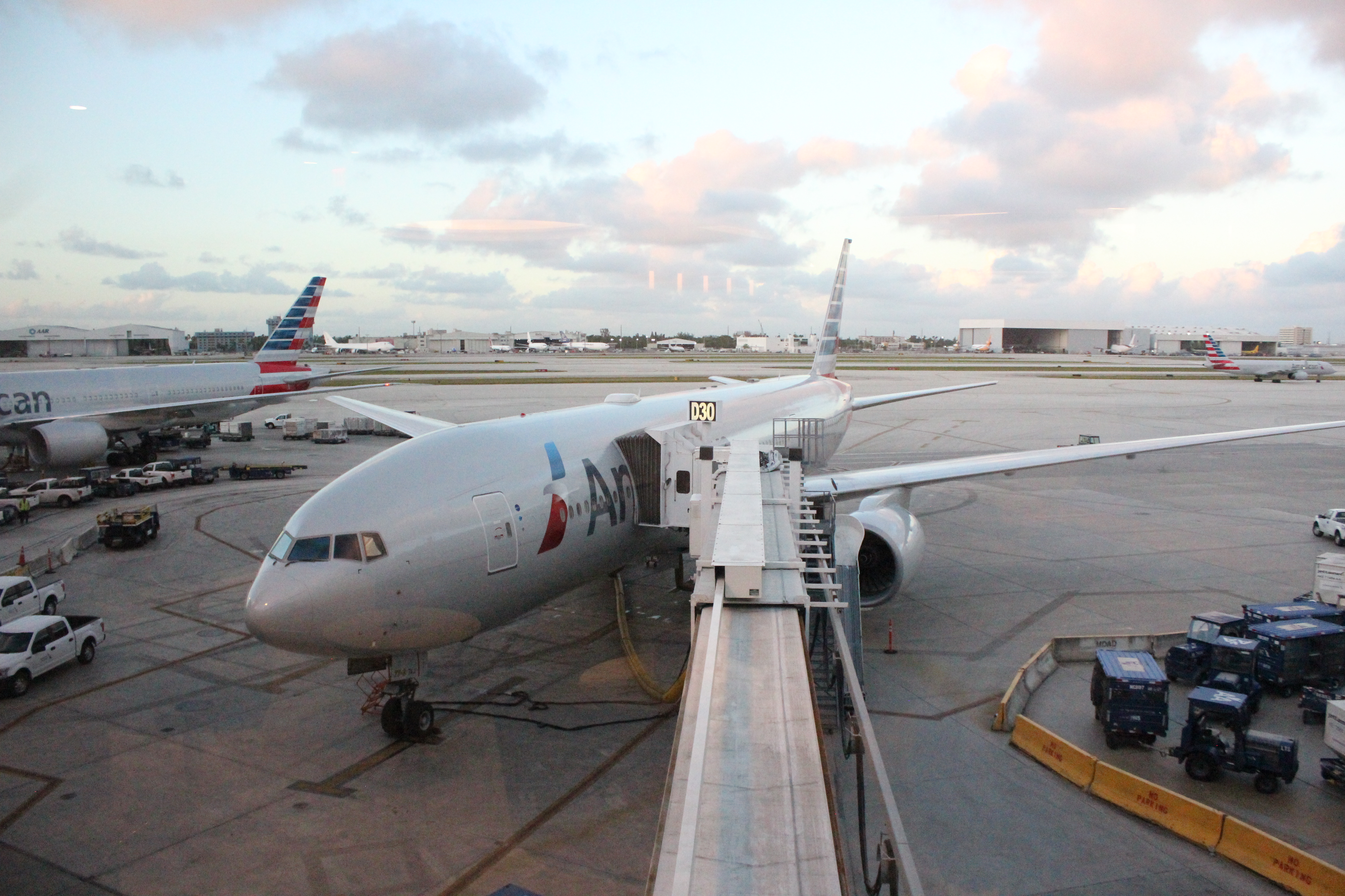 Flagship Lounge and Dining Miami View