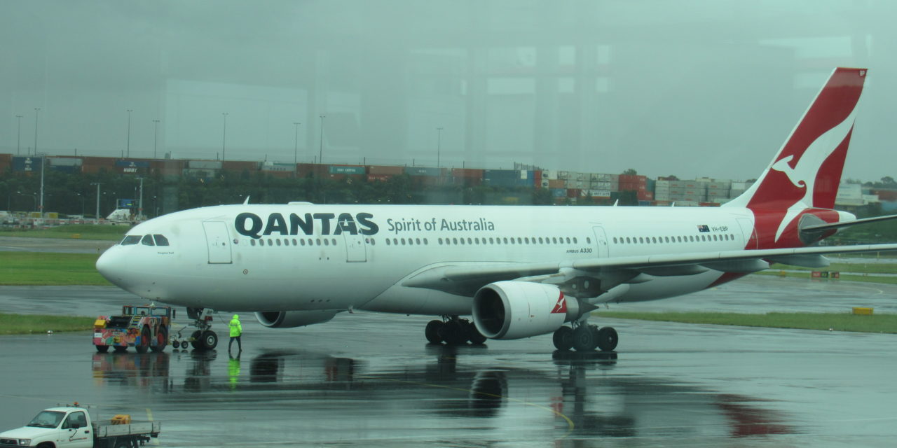 Review: Qantas Economy Sydney Melbourne