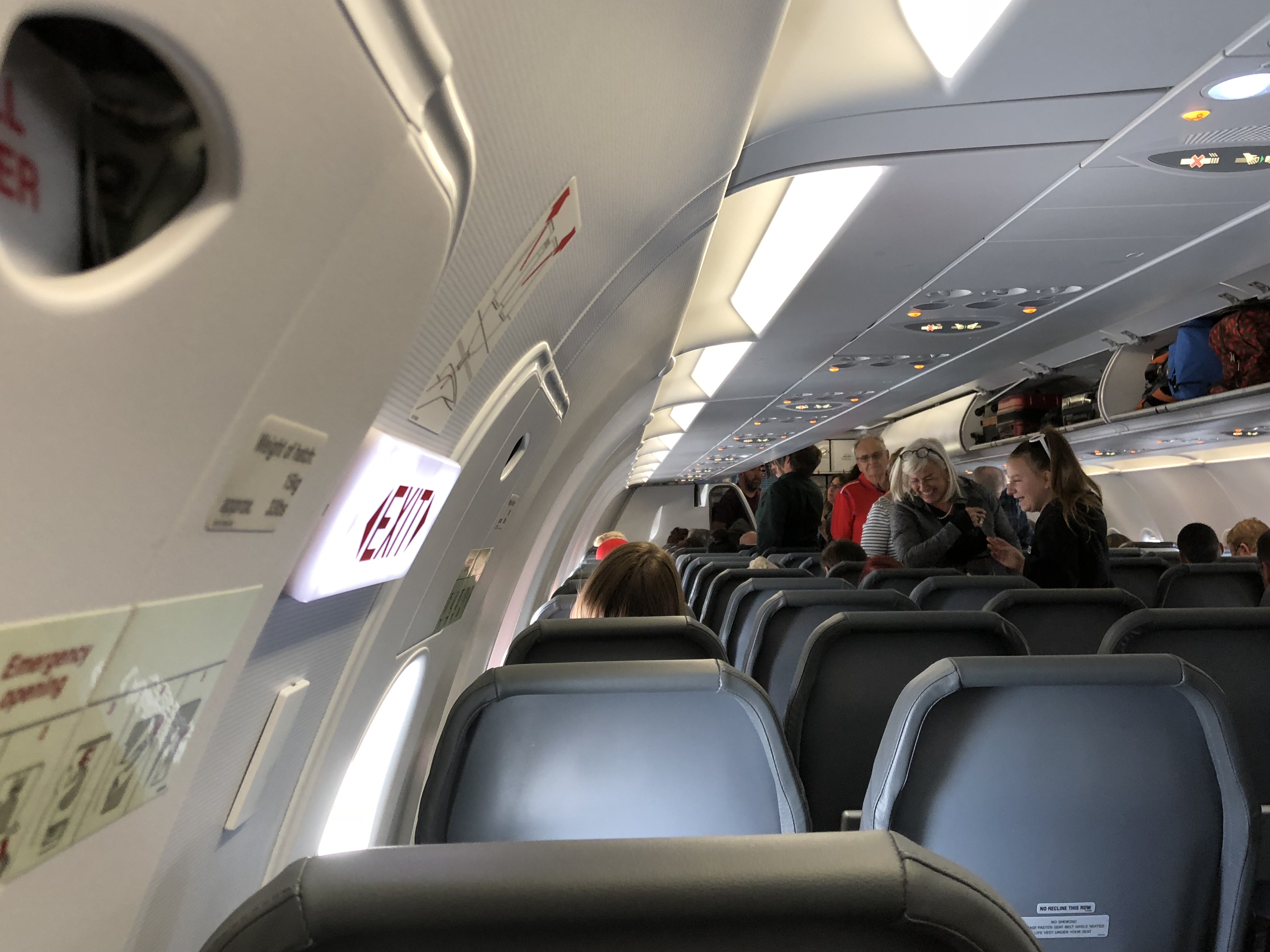 Airbus A320 Interior - Popular Century