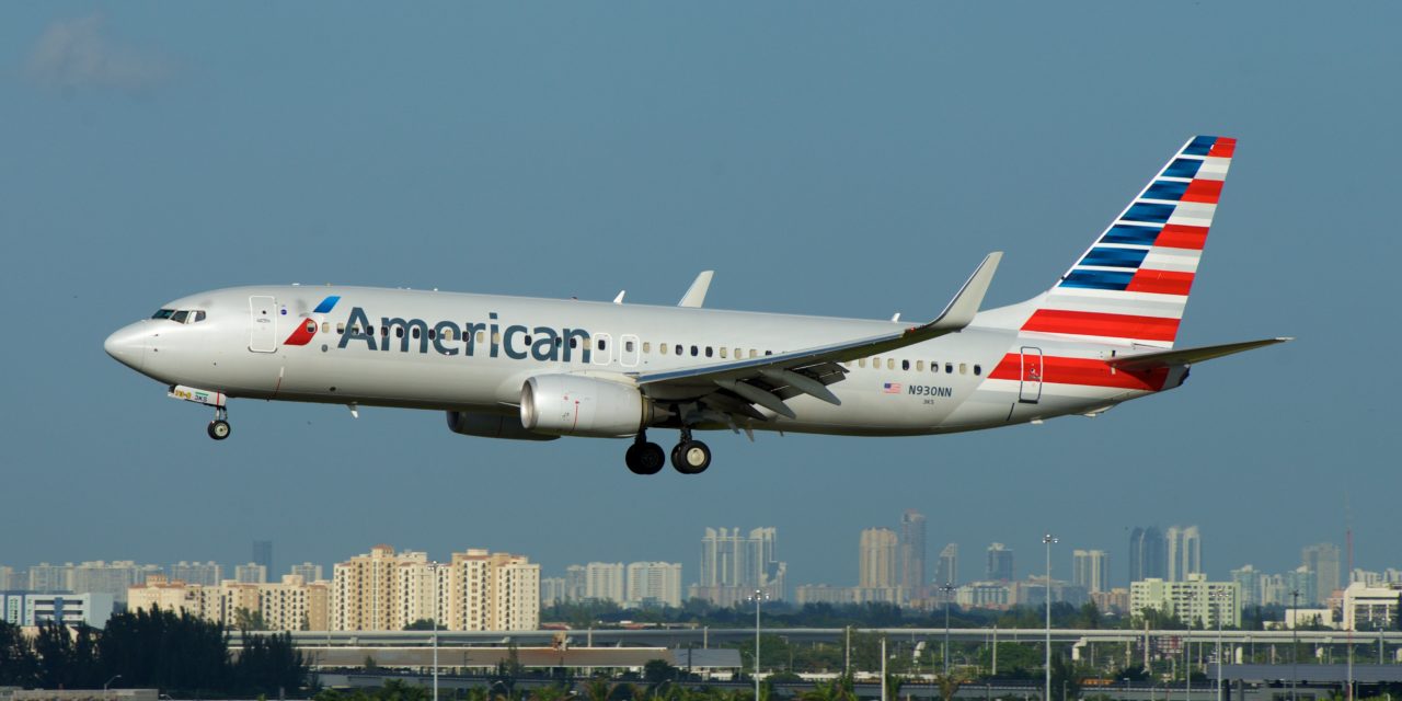 American Will Offer Free Booze on Chicago-New York Shuttle Flights
