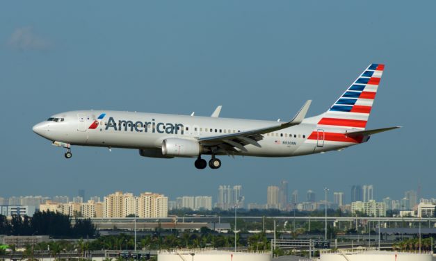 American Will Offer Free Booze on Chicago-New York Shuttle Flights