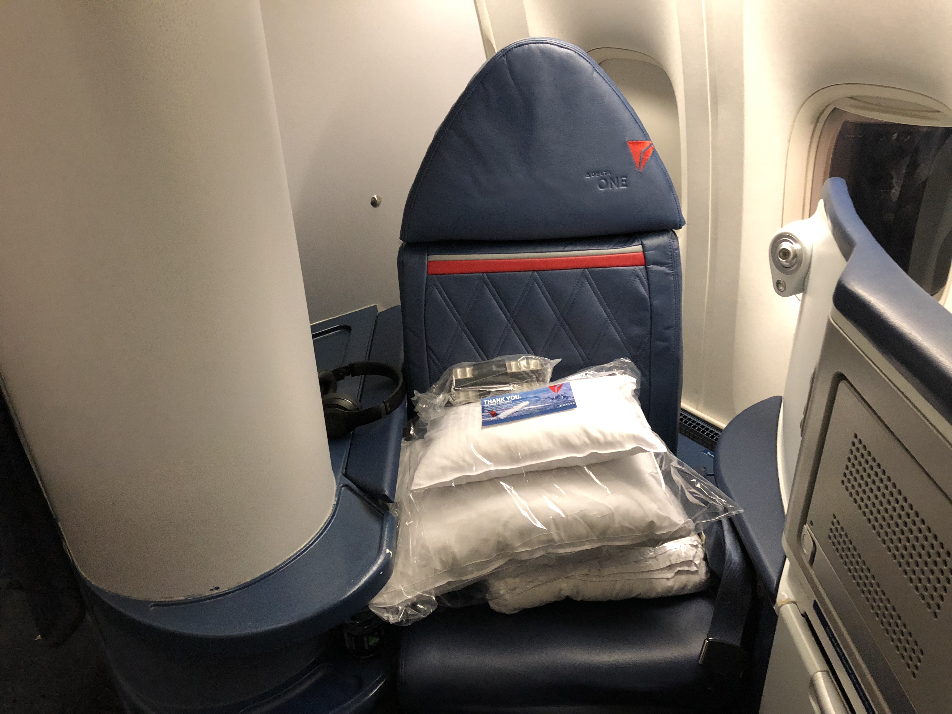 Delta One seat pre-flight, Los Angeles to Sydney