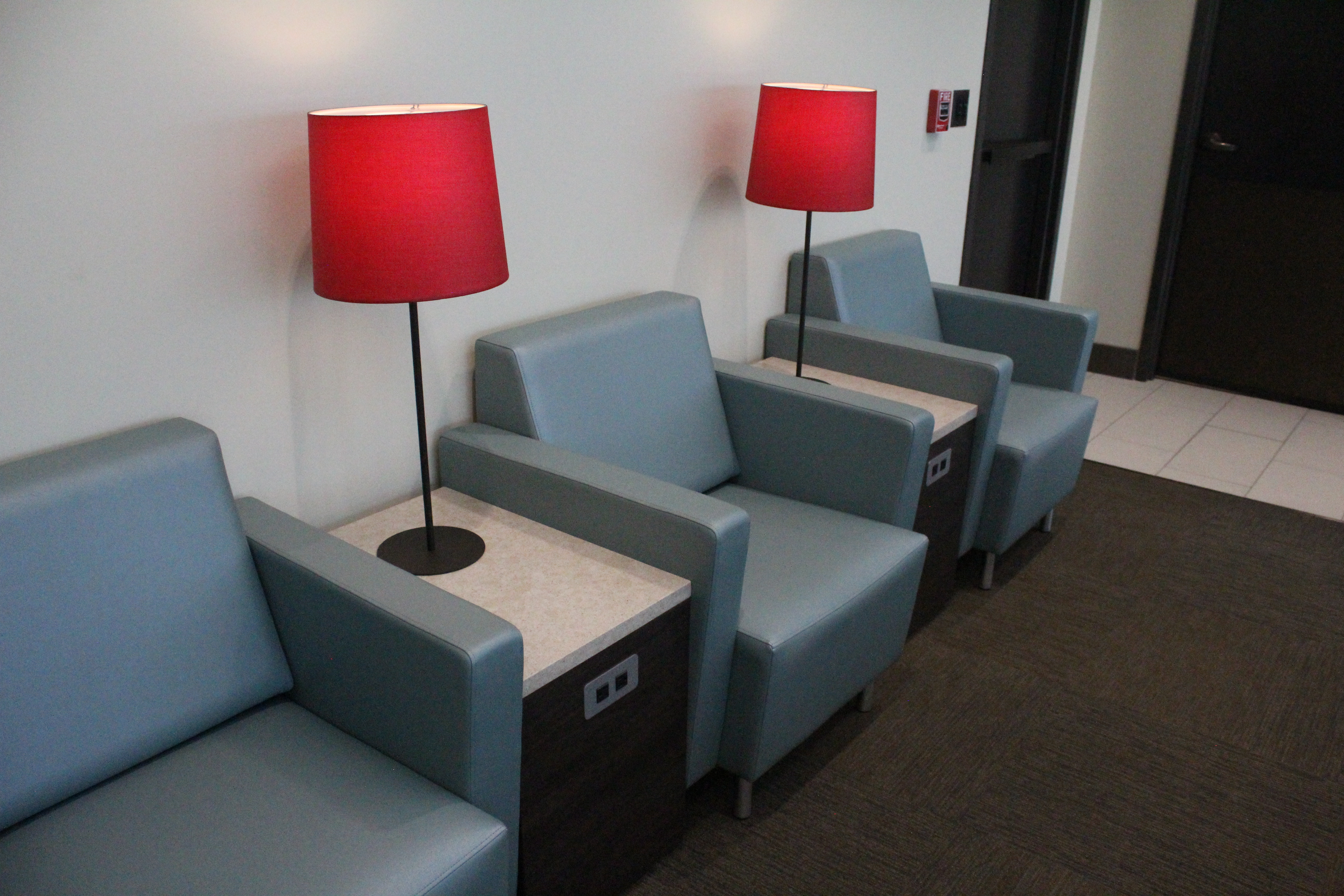 Additional lounge seating at the Wingtips Lounge St. Louis