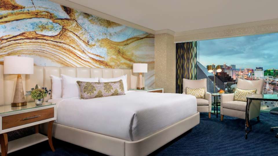 Double Queen Room - Picture of Mandalay Bay Resort & Casino, Las Vegas -  Tripadvisor