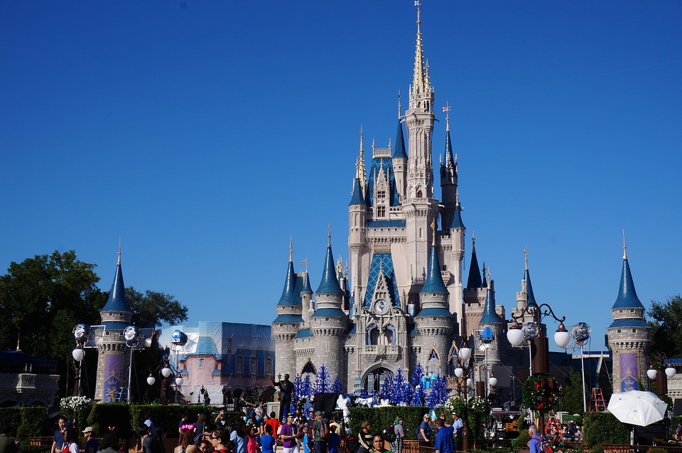5 Reasons Why Airports Are A Substitute For Disneyland Travelupdate
