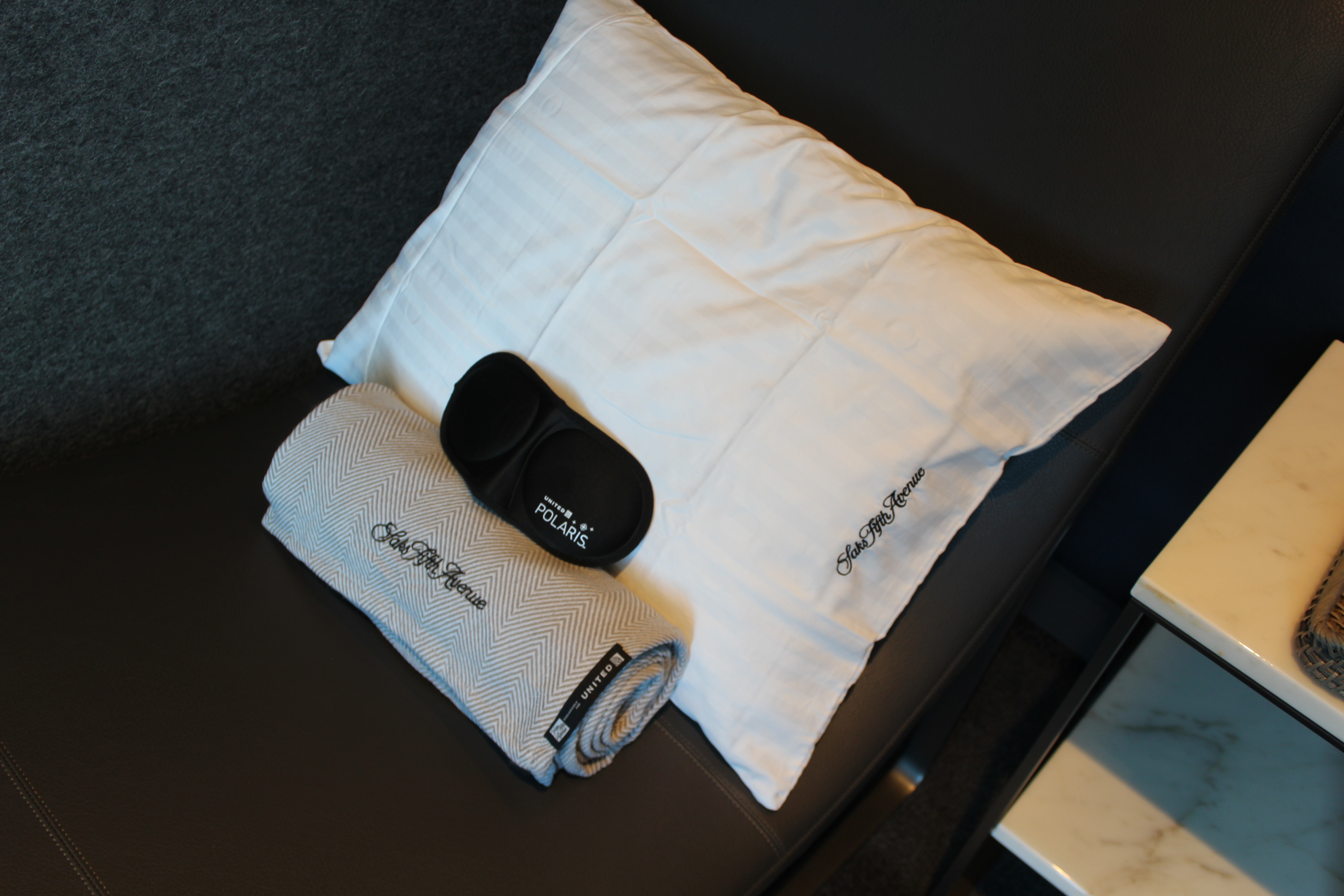 United Polaris Lounge San Francisco Daybed Linens