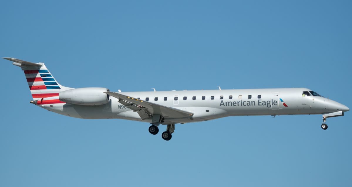What is the Main Cabin like on an American Airlines ERJ?