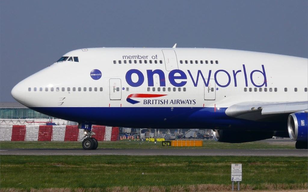 Which Oneworld Alliance airlines offer Internet on board?