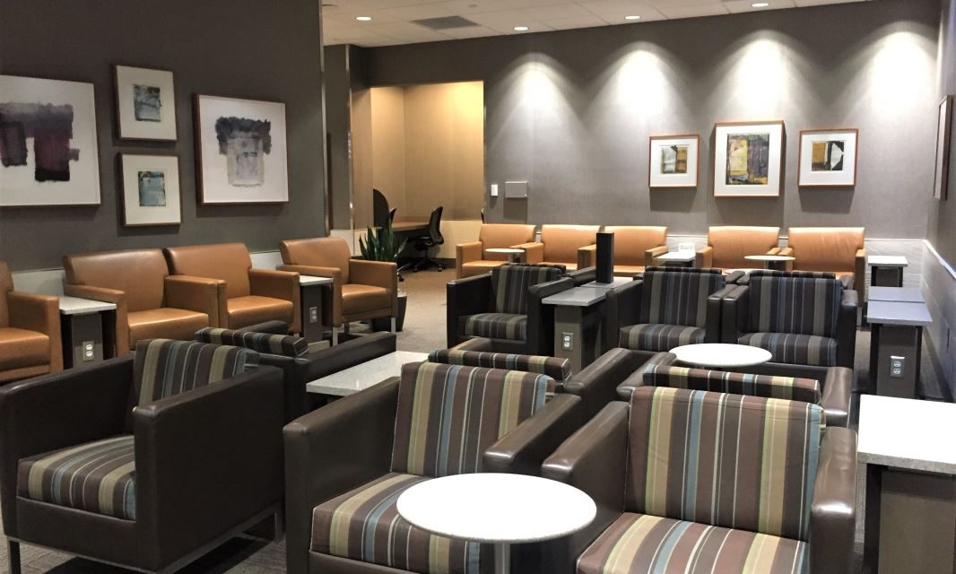 What's inside the American Airlines Admirals Club Denver? - TravelUpdate