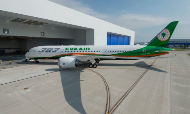 Pictures of the first EVA Air Boeing 787 Dreamliner