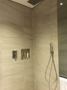Shower Etihad Residence Lounge