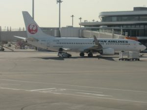 JAL 737