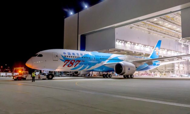 Boeing roll out the 787th Boeing 787 for China Southern
