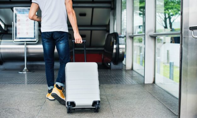 Should airlines weigh all cabin bags to enforce the limits?