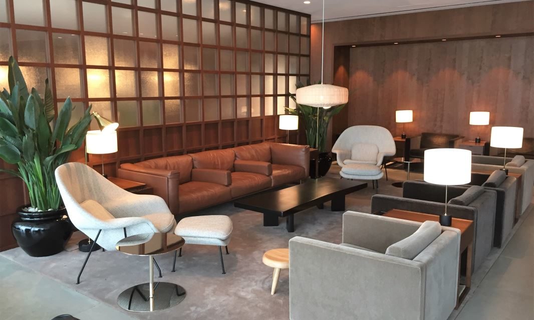 Cathay Pacific’s lounge etiquette guidelines should be standard for all airlines