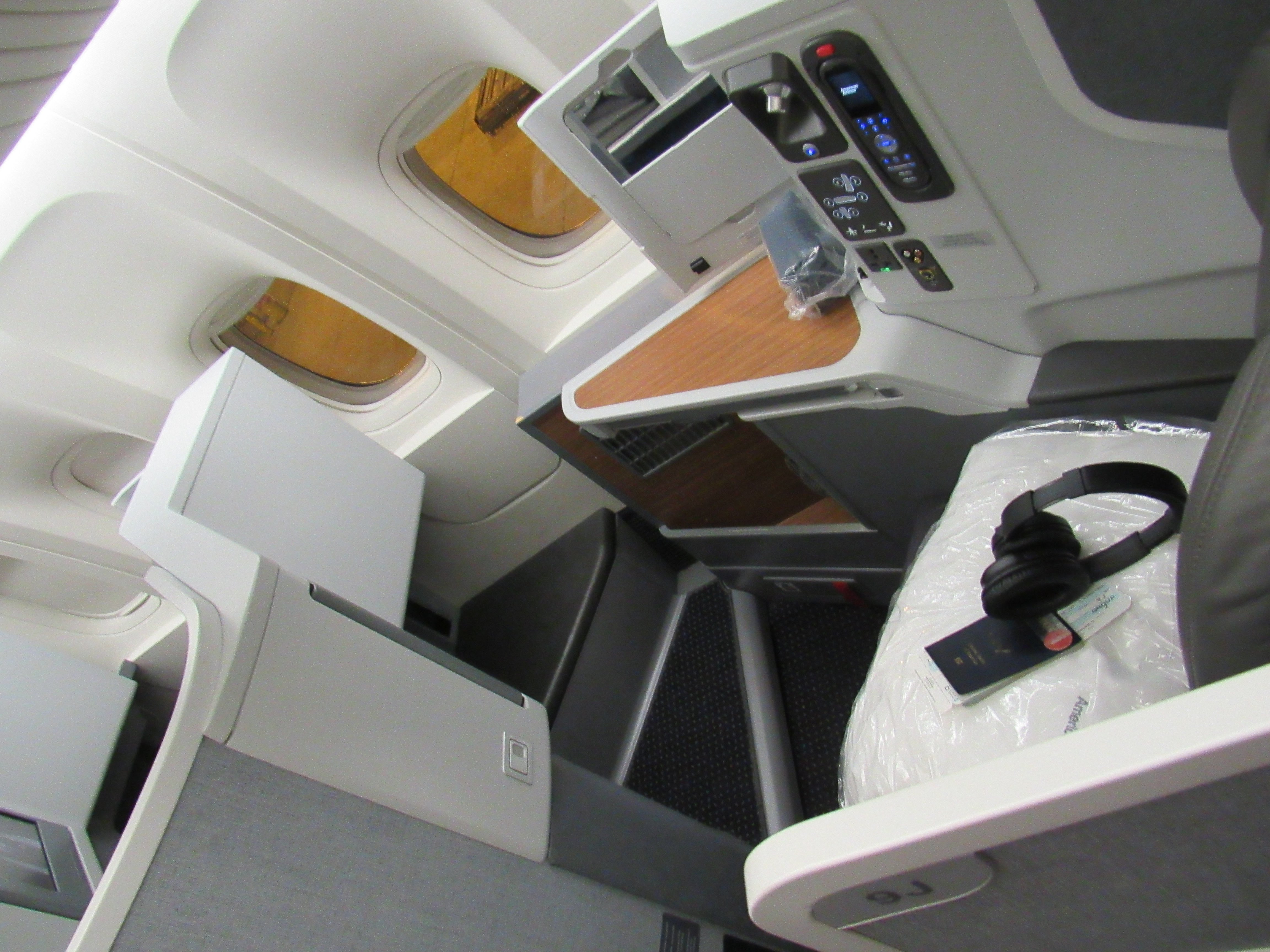 American Airlines Business Class Seat 777