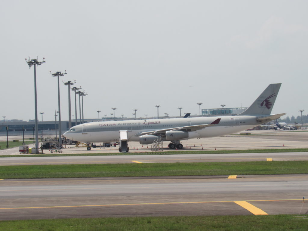 Qatar Airways A340