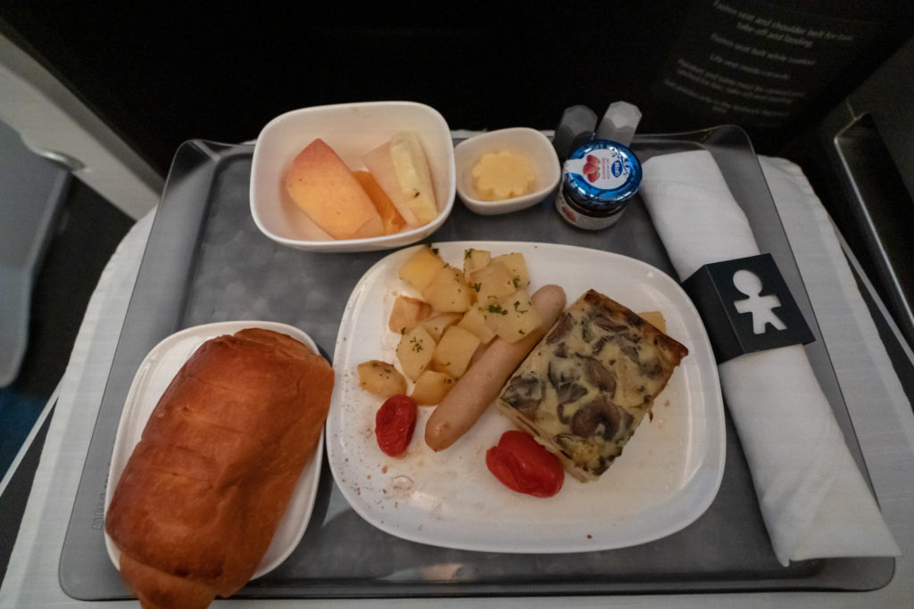 Delta Airlines A350 Breakfast