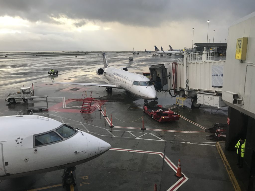 SFO Airport United CRJ-200