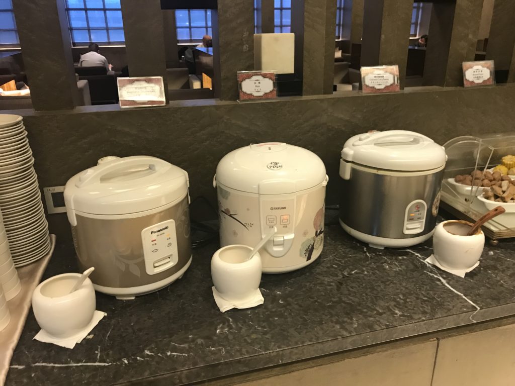 a group of crock pot on a counter