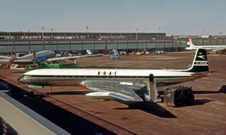 What was the BOAC Monarch service like on the Comet 4?