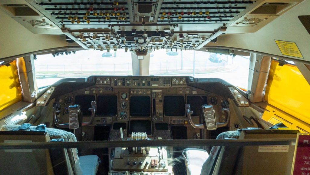 Delta Airlines 747 Cockpit