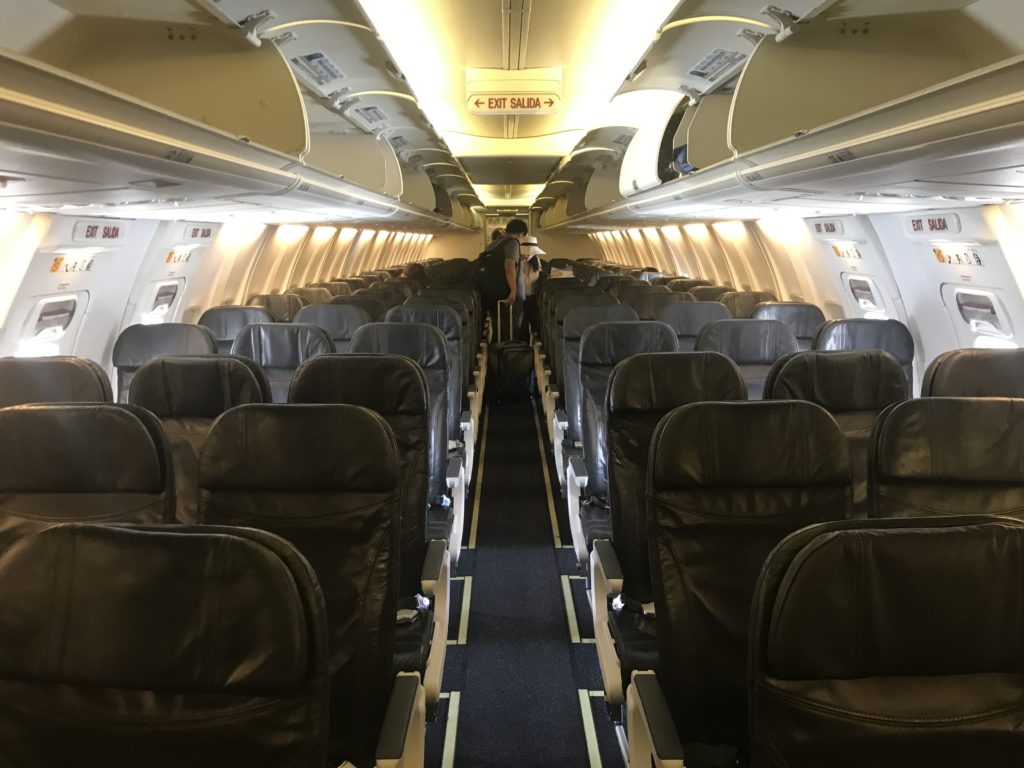 Alaska 737-800 main cabin