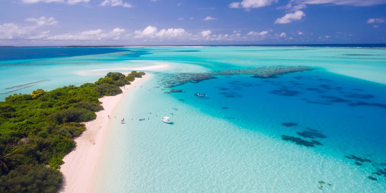 Maldives Bans Israeli Travelers, Fiji Airways Fully Joins Oneworld, and a Secret Beach Road Trip