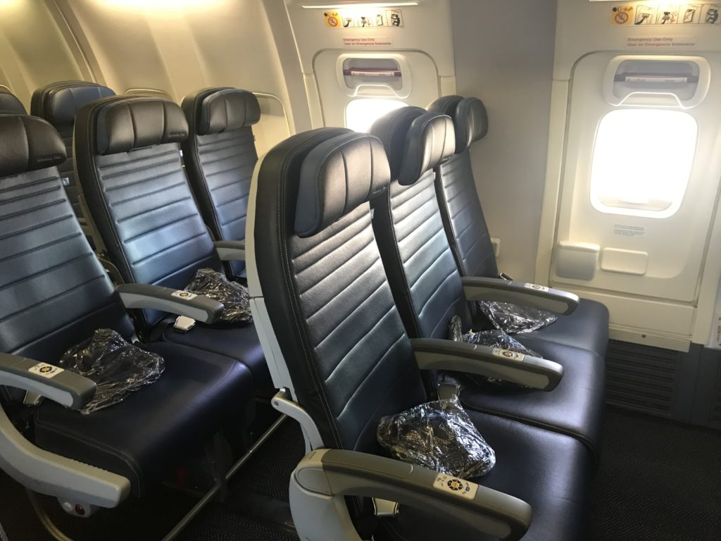United 737-900 exit row - seats